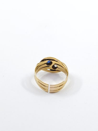 BAGUE en or jaune 750° ornée de saphir et...
