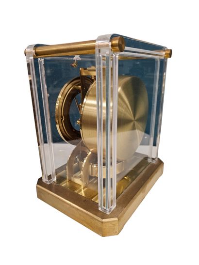 JAEGER LECOULTRE
ATMOS 
PLEXIGLAS CLOCK 
Ivory...