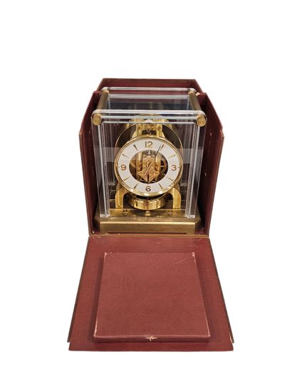 JAEGER LECOULTRE
ATMOS 
PLEXIGLAS CLOCK 
Ivory...