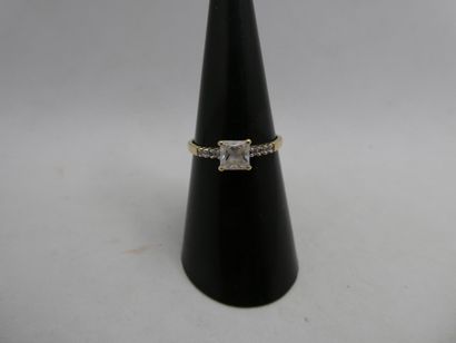 1 Bague Or 18kt et pierres 1,56g