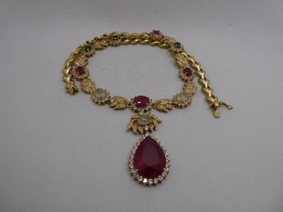 1 Collier Or 18kt et pierres 64,09g