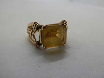 1 Ring 18kt gold and stone 7,74g