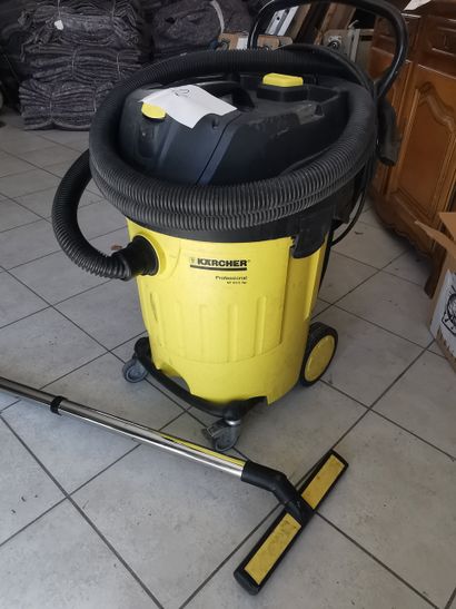 Aspirateur professionnel de marque KARCH...