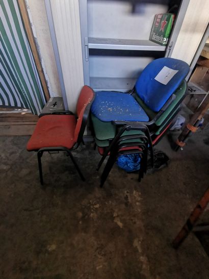 5 chaises de bureau (mauvais état)
