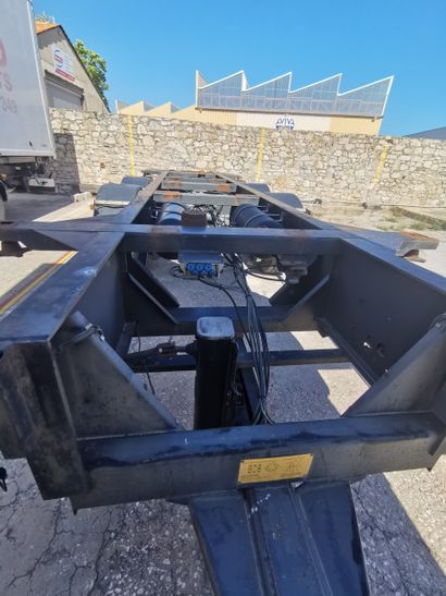 remorque porte conteneur 
Immatriculé FN-060-...