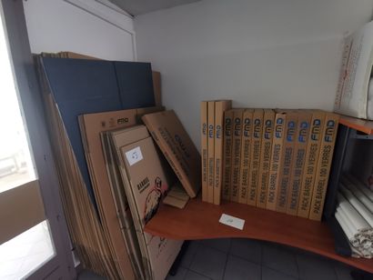 Stock de carton comprenant 
11 barrels 
6...