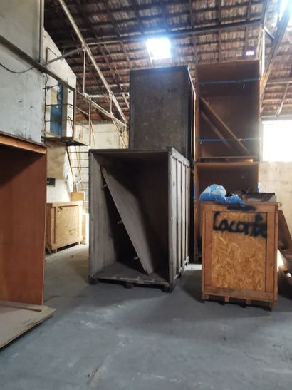 10 Boxs de stockage
Dim : 2,40 x 2,50 cm