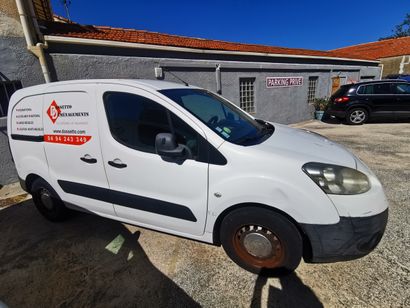 Véhicule PEUGEOT modèle PARTNER
Immatriculé...