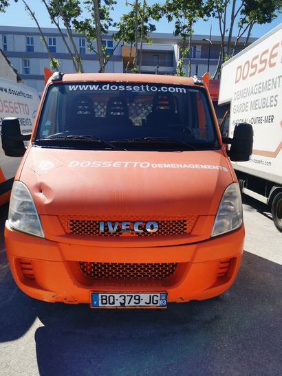 Véhicule IVECO modèle PLATEAU 
Immatriculé...