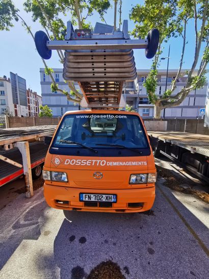 Véhicule MAZDA modèle BONGO E2200
Immatriculé...