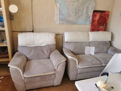 Fauteuil en suédine 
Canapé en suédine 
Etagère...