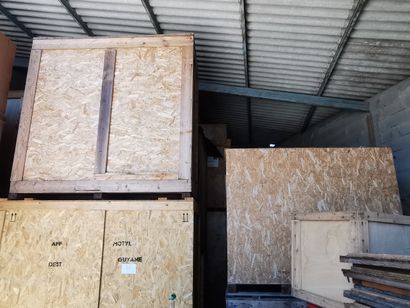 10 Boxs de stockage
Dim : 2,40 x 2,50 cm