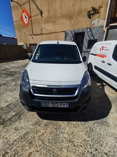 Véhicule PEUGEOT modèle PARTNER
Immatriculé...