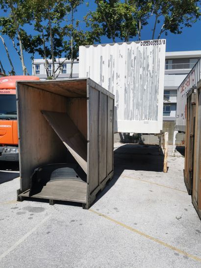 3 Boxs de stockage
Dim : 2,40 x 2,50 cm