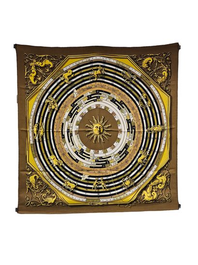 HERMES 
Carré en twill de soie marron