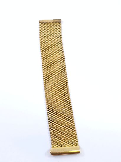 TRAVAIL ETRANGER
BRACELET manchette en or...
