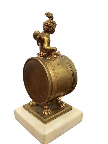 TRAVAIL FRANCAIS FIN XIX
Pendulette en bronze...