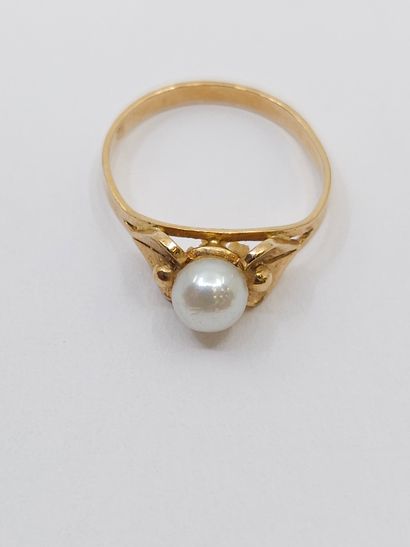 BAGUE de jeune fille en or jaune 750° ornée...