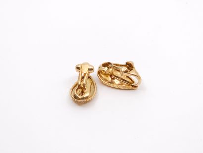 PAIRE de boucle d'oreilles en or jaune 750°...