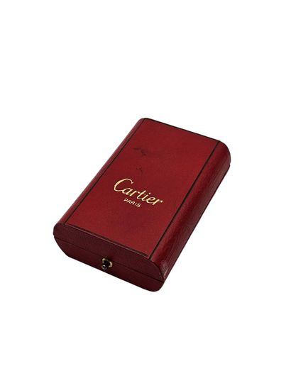 CARTIER 
Elegant briquet en métal argenté...
