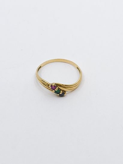 BAGUE en or jaune 750° ornée d'un rubis,...