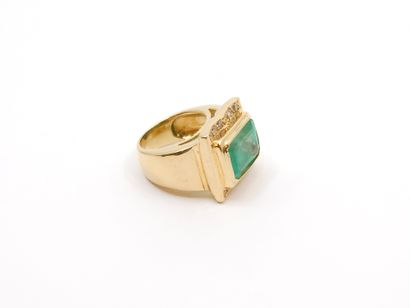 TRAVAIL FRANÇAIS 
BAGUE en or jaune 750°...