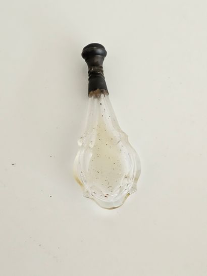 Travail Français XIXeme siecle
Deux flacons...