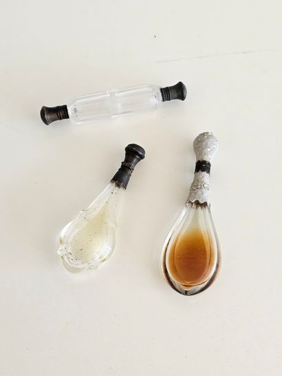 Travail Français XIXeme siecle
Deux flacons...