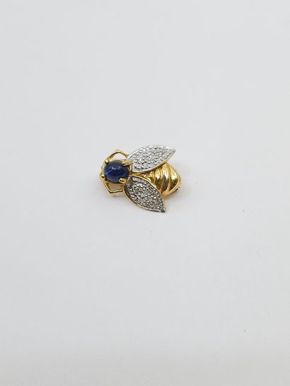BROCHE en métal doré en forme de mouche