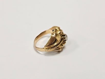 TRAVAIL FRANÇAIS
BAGUE en or jaune 750° ornée...
