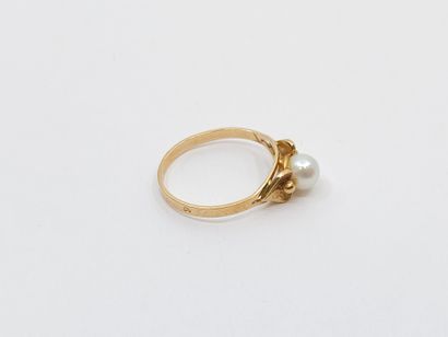 BAGUE de jeune fille en or jaune 750° ornée...
