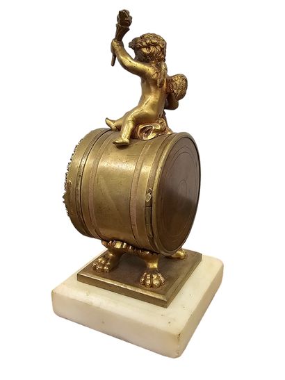 TRAVAIL FRANCAIS FIN XIX
Pendulette en bronze...