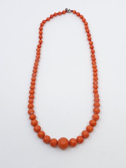 COLLIER corail en chute, fermoir métal