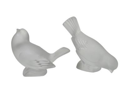LALIQUE
Pair of birds in opalescent crystal
Signed...