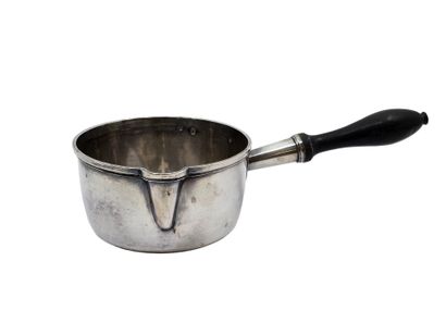 ROUND CAQUELON in silver, ebony handle
Gross...