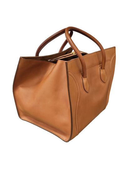 CELINE 
Medium Luggage Phantom
Couleur camel
Petites...