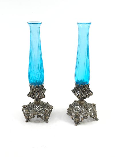 TRAVAIL ITALIEN XIXeme siecle 
Paire de vases...