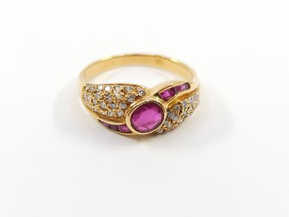 BAGUE en or jaune 750° ornée d'un rubis en...