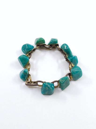 DEUX bracelets :
Un bracelet jonc en bois...