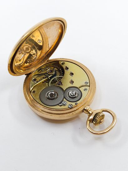 OMEGA 
Montre savonnette en or jaune 750°,...