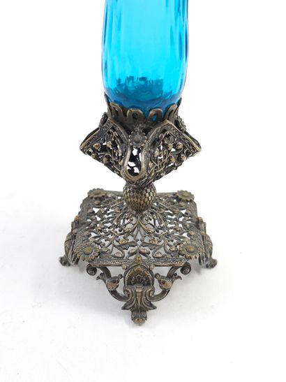 TRAVAIL ITALIEN XIXeme siecle 
Paire de vases...
