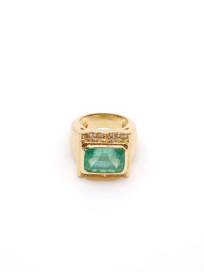 TRAVAIL FRANÇAIS 
BAGUE en or jaune 750°...