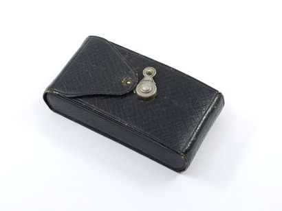 NECESSAIRE A COUTURE EN ARGENT dans Coffret...