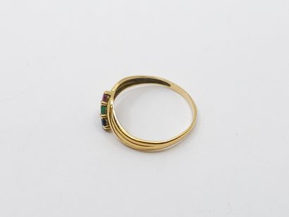 BAGUE en or jaune 750° ornée d'un rubis,...