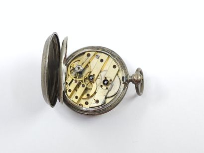 MONTRE de col en argent 
Poids brut : 30,18...