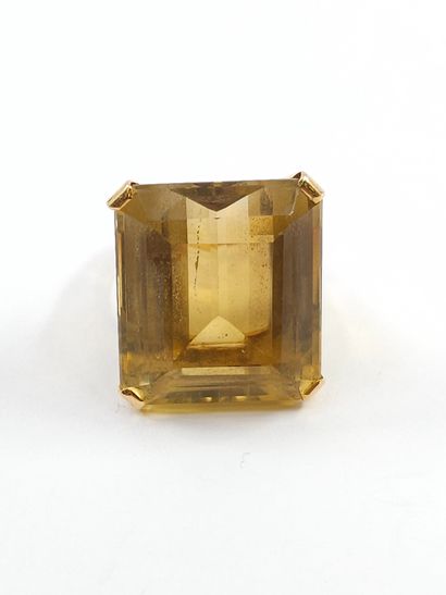 IMPORTANTE bague Cocktail en or jaune 750°...