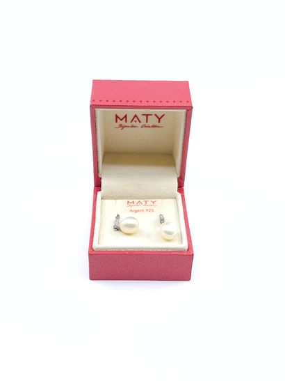 MATY 
Collier de perles choker, fermoir en...