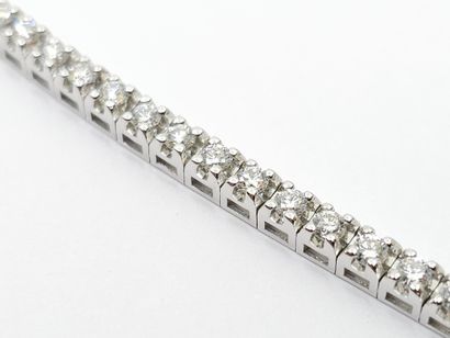 BRACELET rivière en or gris 750° en ligne...