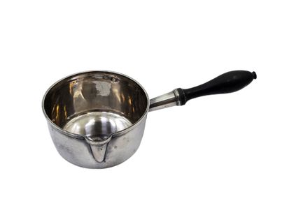ROUND CAQUELON in silver, ebony handle
Gross...