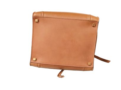 CELINE 
Medium Luggage Phantom
Couleur camel
Petites...